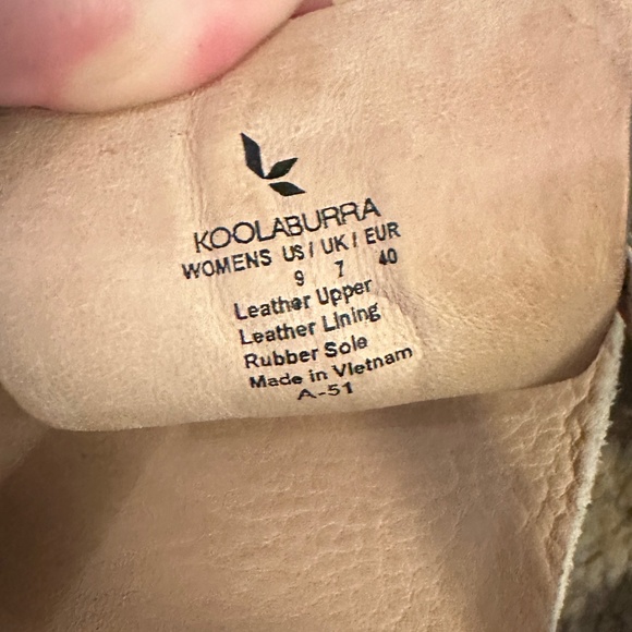 2 pairs of Koolaburra distressed leather ankle wrap sandals size 9. - Picture 9 of 12